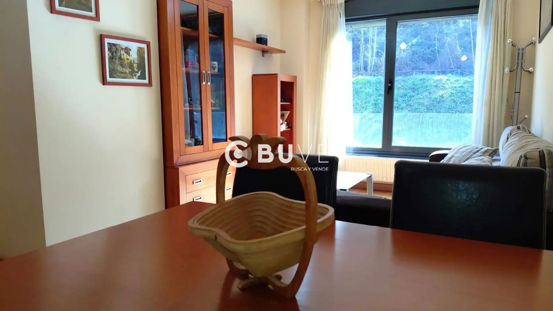 Sala de estar de Piso en venta en Oviedo  con Calefacción, Trastero y Amueblado