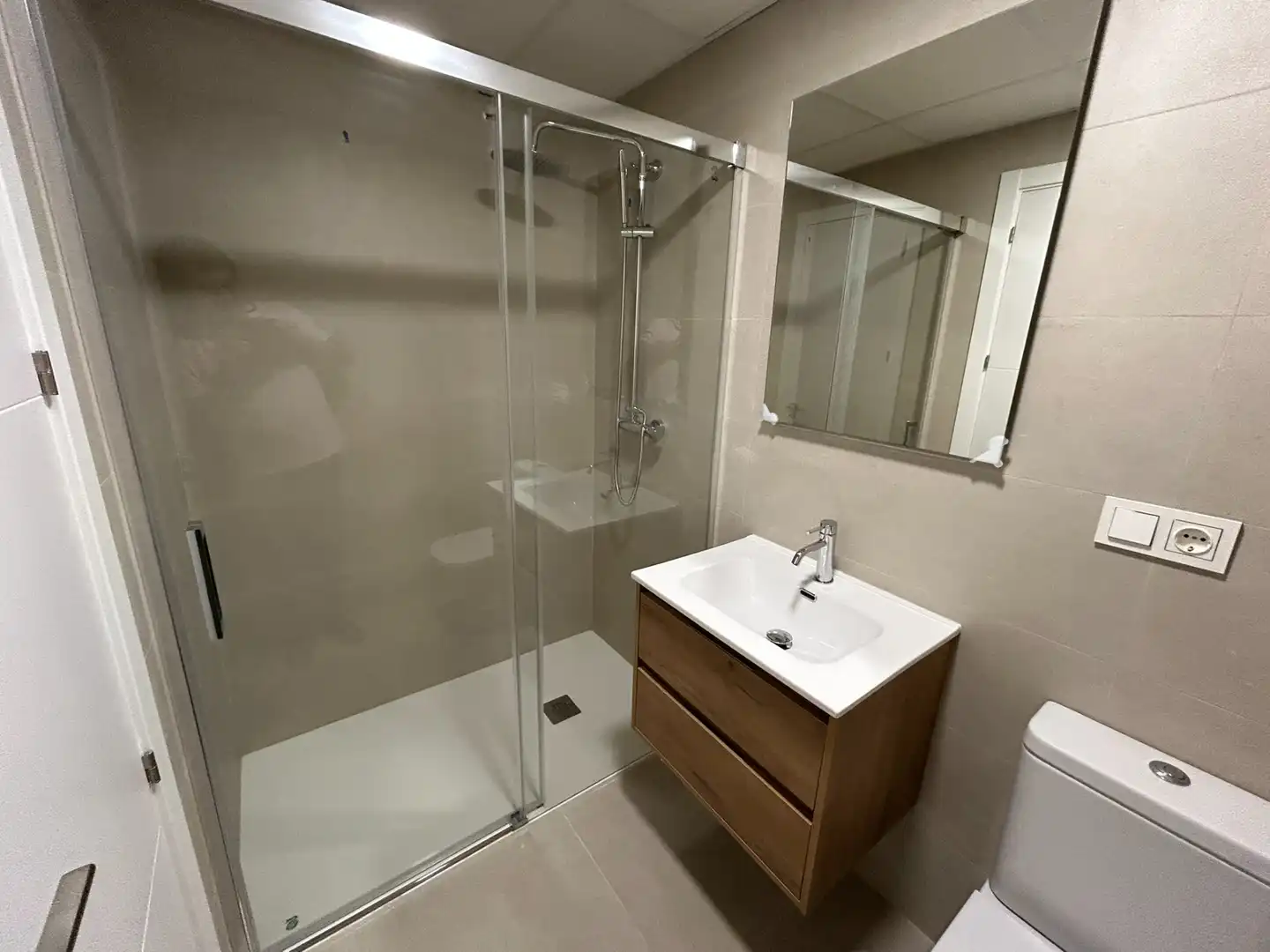 Flat for rent in Calle Lopéz de Neira, Campus de la Salud