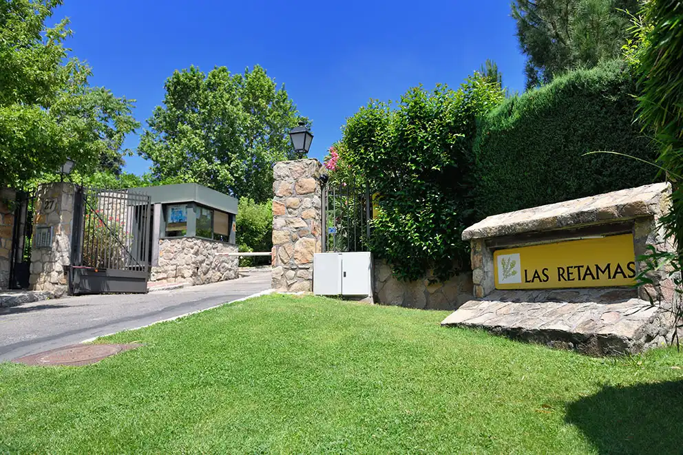 Casa adosada de lloguer en La Moraleja amb Calefacció, Jardí privat i Terrassa