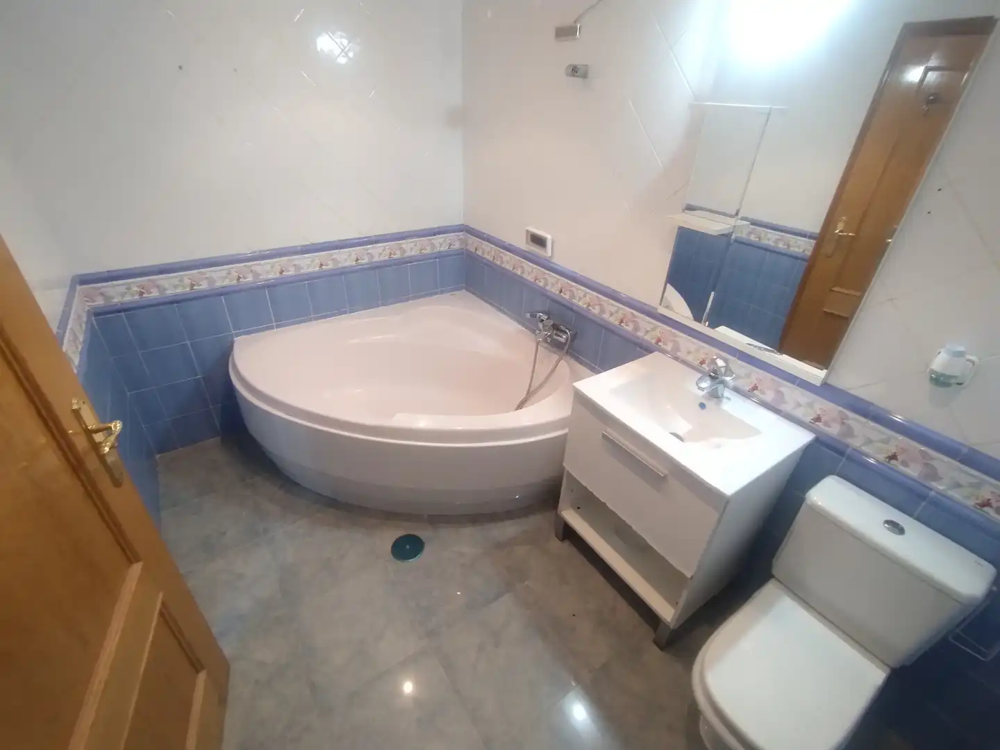 Bany de Pis en venda en Alcantarilla amb Aire condicionat, Calefacció i Parquet