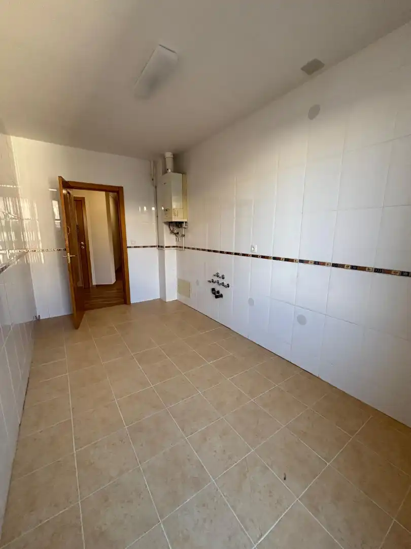 Küche von Wohnung zum Verkauf in Cuéllar mit Heizung, Parkett und Terrasse