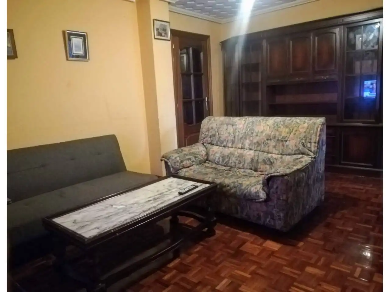 Living room of Flat for rent in Burgos  with Heating, Parquet flooring and Furnished