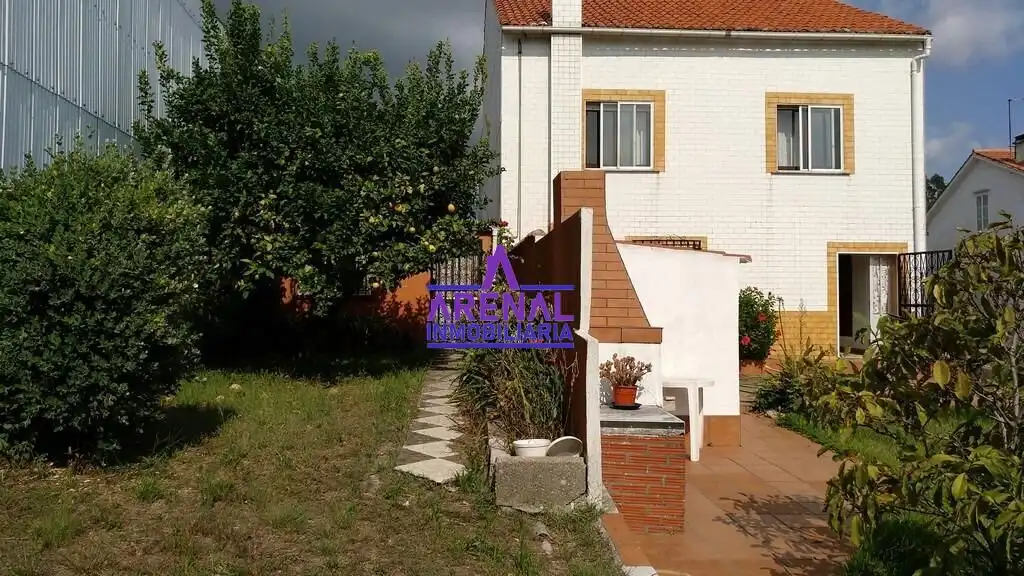Jardí de Casa o xalet en venda en A Pobra do Caramiñal amb Calefacció, Jardí privat i Terrassa