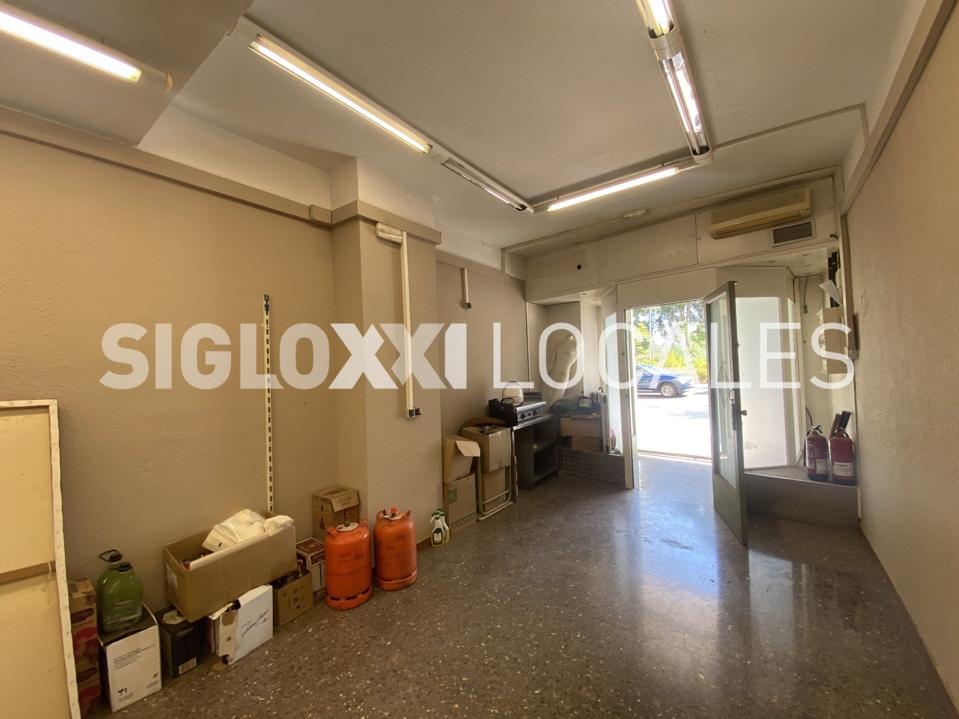 Local de lloguer en Sant Adrià de Besòs amb Aire condicionat
