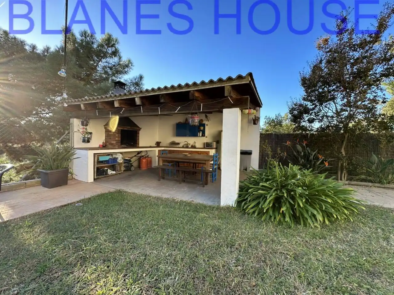 Vista exterior de Casa o xalet en venda en Lloret de Mar amb Calefacció, Jardí privat i Piscina