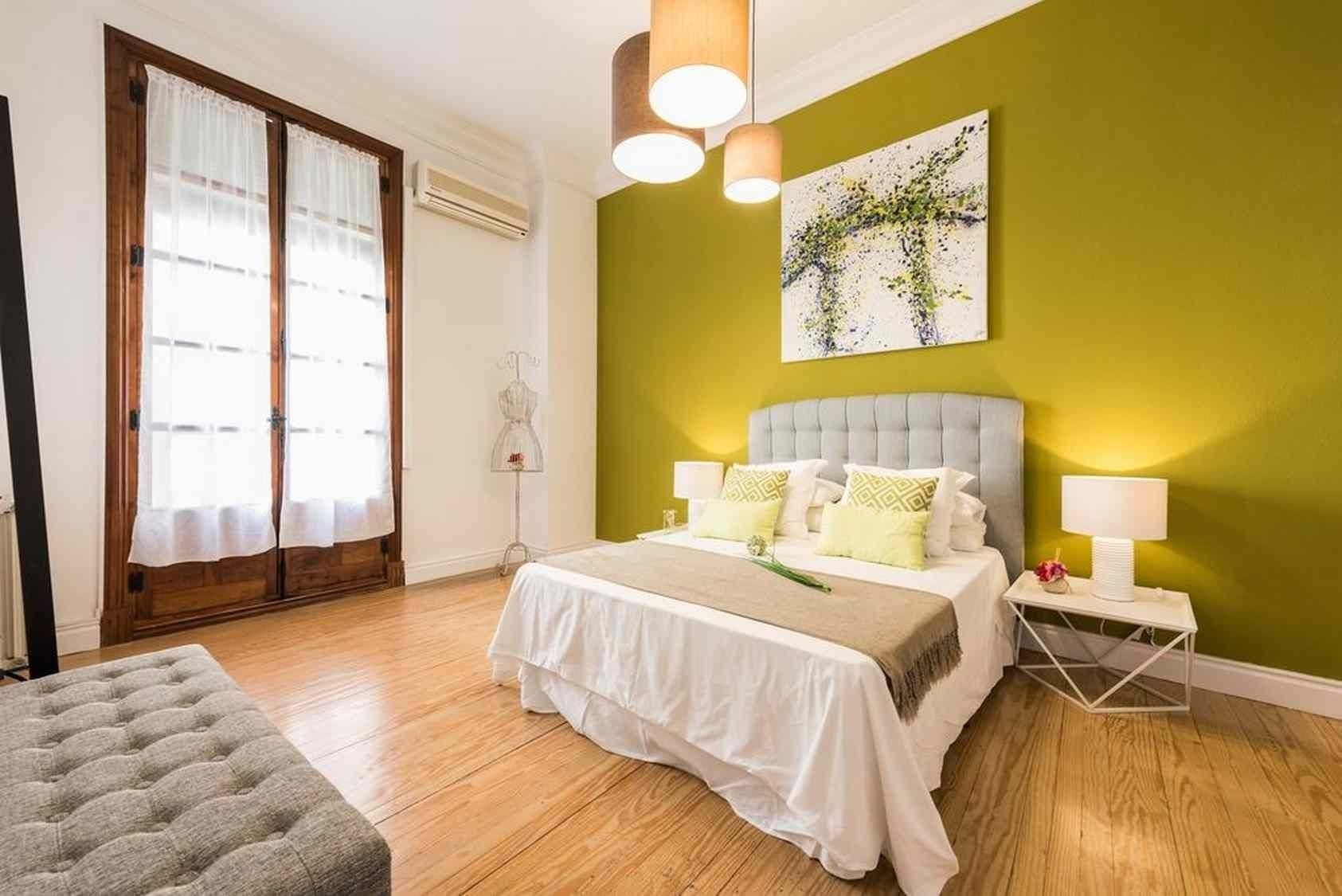 Bedroom of Apartment to rent in L'Hospitalet de Llobregat  with Air Conditioner and Balcony
