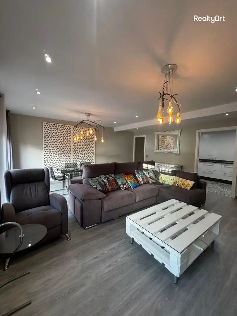 Living room of Flat for sale in Sevilla  with Air Conditioner, Heating and Terrace