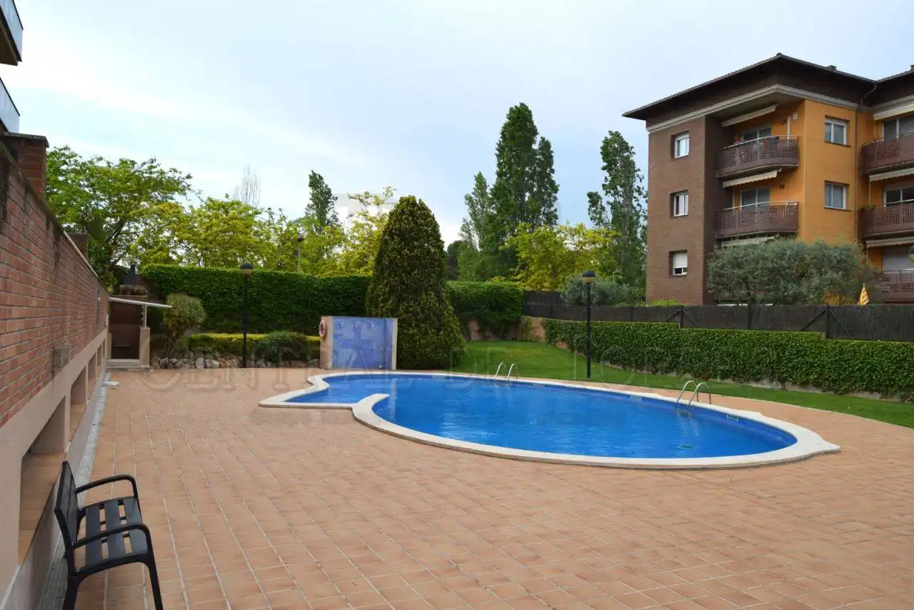 Piscina de Piso en venta en Sant Cugat del Vallès con Aire acondicionado, Calefacción y Parquet