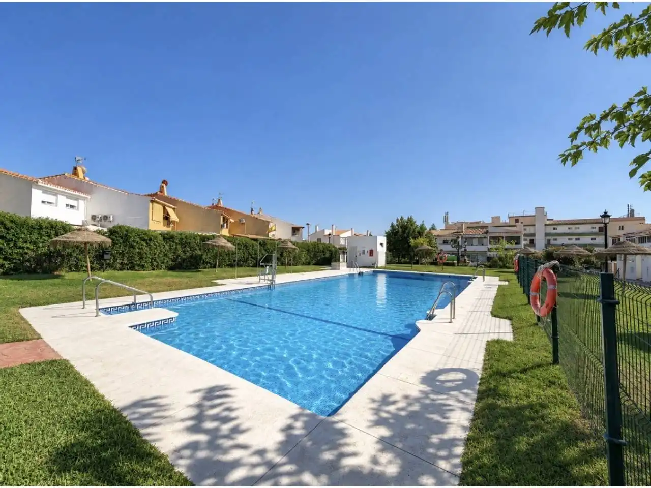 Casa a schiera con piscina in affitto a Camino Bellosol