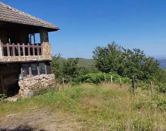 Vista exterior de Finca rústica en venda en Aller amb Moblat