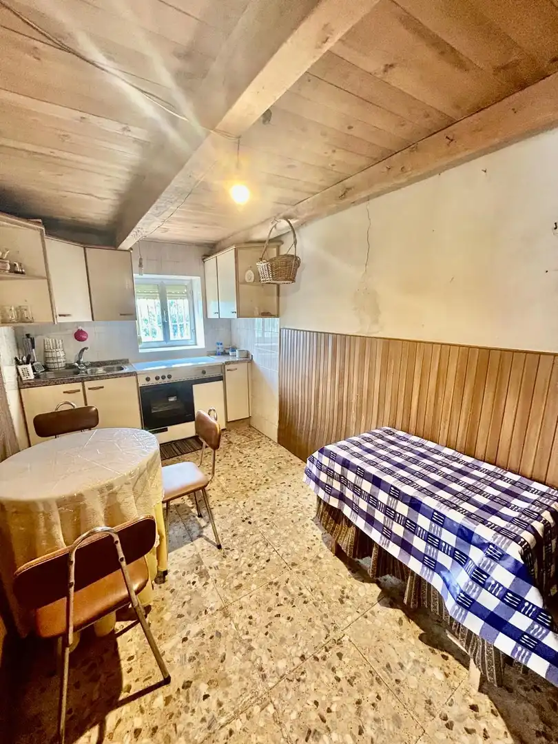 Kitchen of Country homes for sale in Roperuelos del Páramo, León