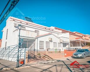 Vista exterior de Casa o xalet en venda en Santaella amb Aire condicionat i Terrassa