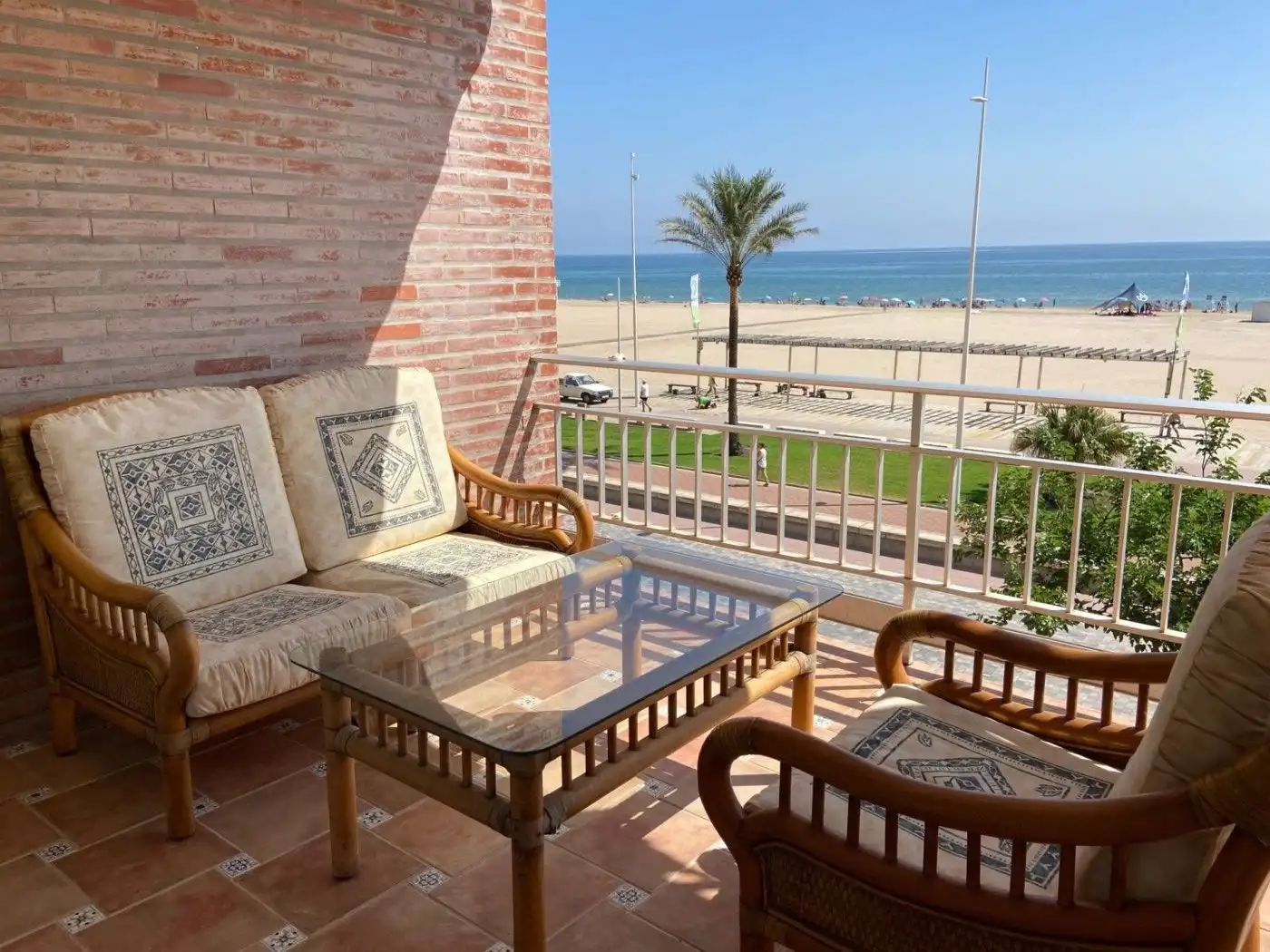 Mini appartamento con giardino in affitto a Passeig Maritim Neptu, imagen 4