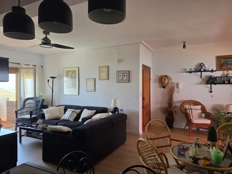 Wohnzimmer von Wohnungen zum Verkauf in Cullera mit Klimaanlage, Heizung und Parkett