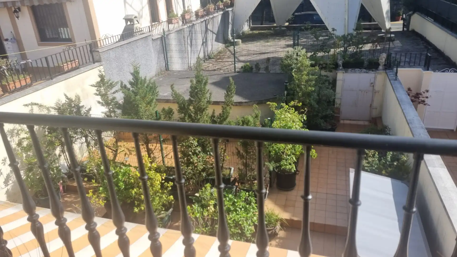 Terrassa de Casa adosada en venda en Irun  amb Calefacció, Parquet i Terrassa