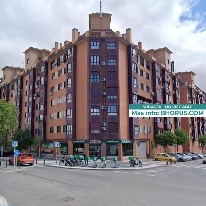 Vista exterior de Piso en venta en  Madrid Capital con Jardín privado y Piscina