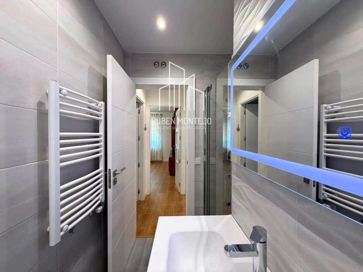 Bathroom of Flat for rent in Salamanca  with Heating, Terrace and Storage room