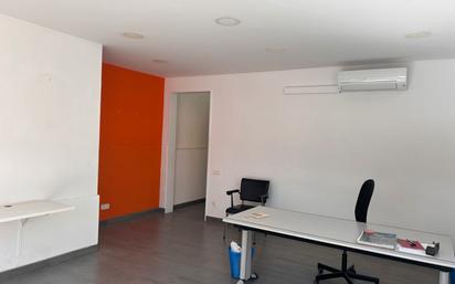 Office to rent in Terrassa  with Air Conditioner