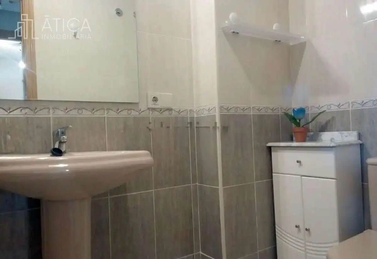 Baño de Apartamento de alquiler en Salamanca con Calefacción y Amueblado