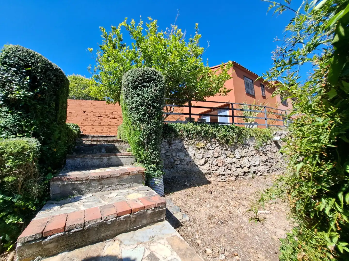 Vista exterior de Casa o chalet en venta en Els Hostalets de Pierola con Calefacción, Jardín privado y Trastero