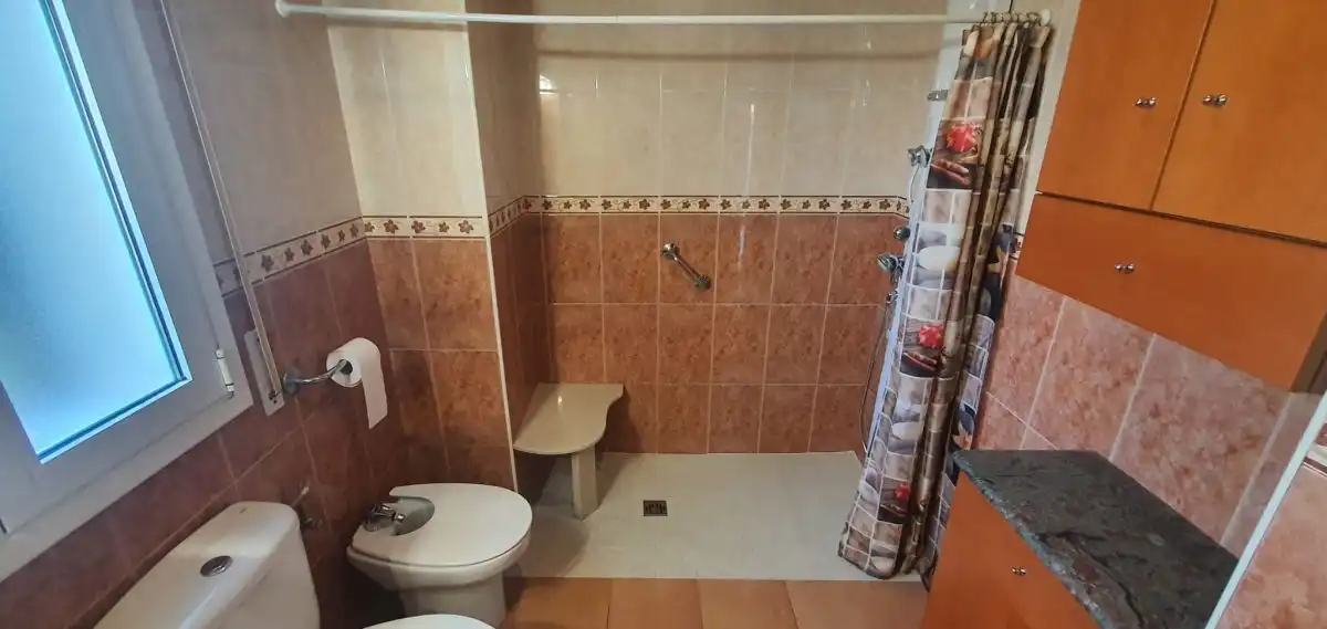 Baño de Casa o chalet en venta en Els Pallaresos con Aire acondicionado, Calefacción y Jardín privado