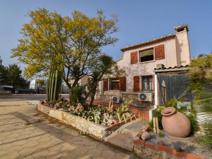Vista exterior de Casa o xalet en venda en Alicante / Alacant amb Terrassa i Piscina