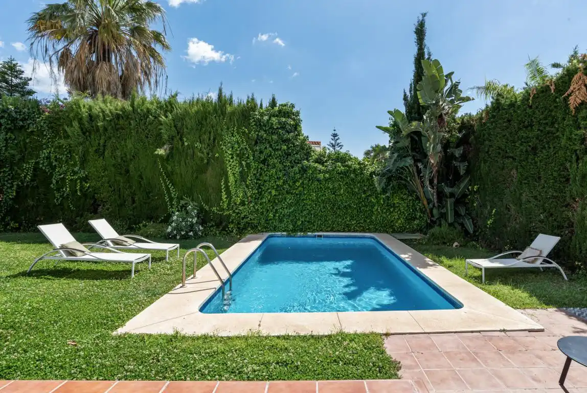 Swimming pool of Houses for sale in Marbella  with Air Conditioner, Private garden and Terrace