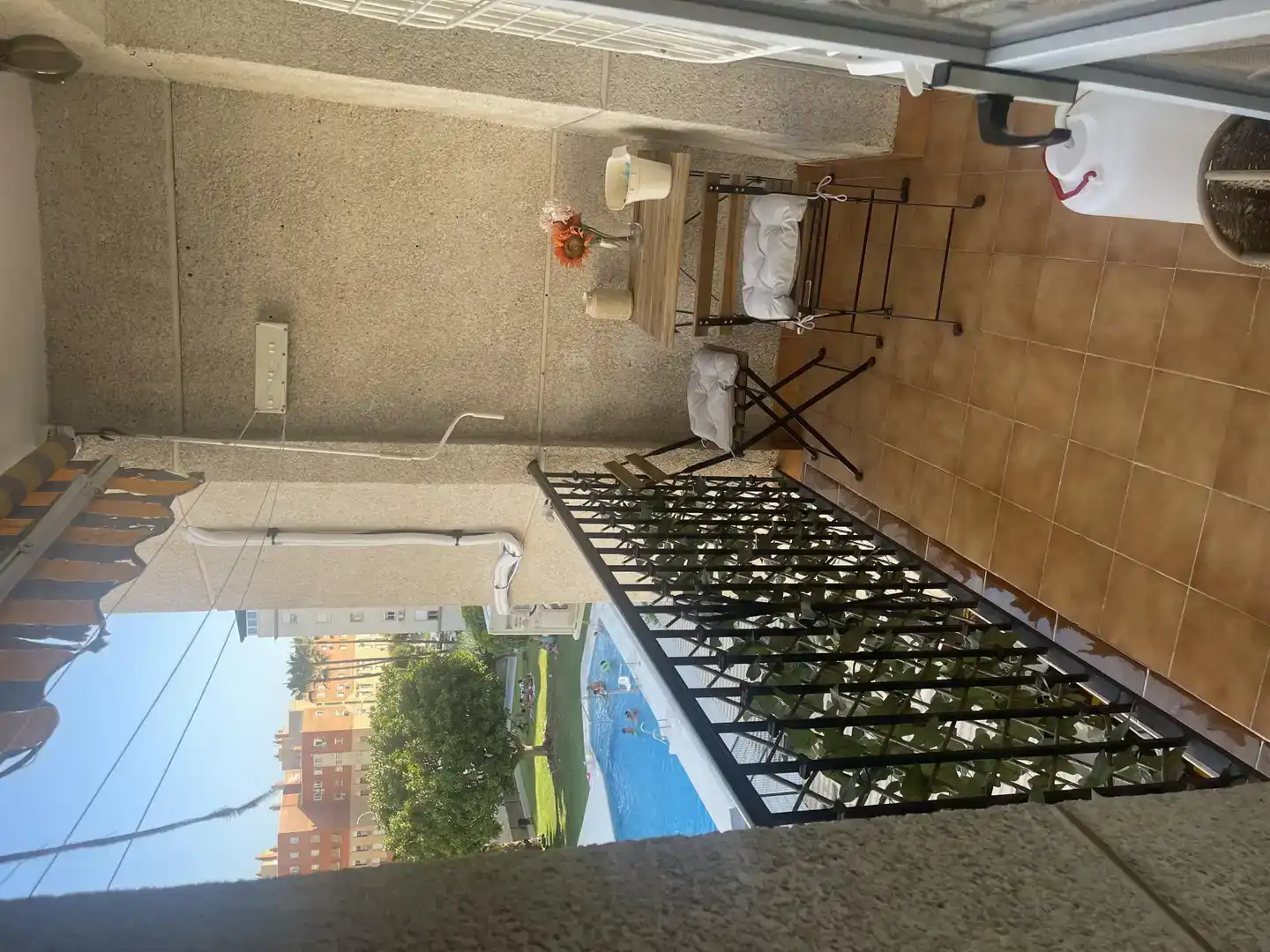 Terraza de Piso para compartir en Málaga con Aire acondicionado, Piscina y Amueblado