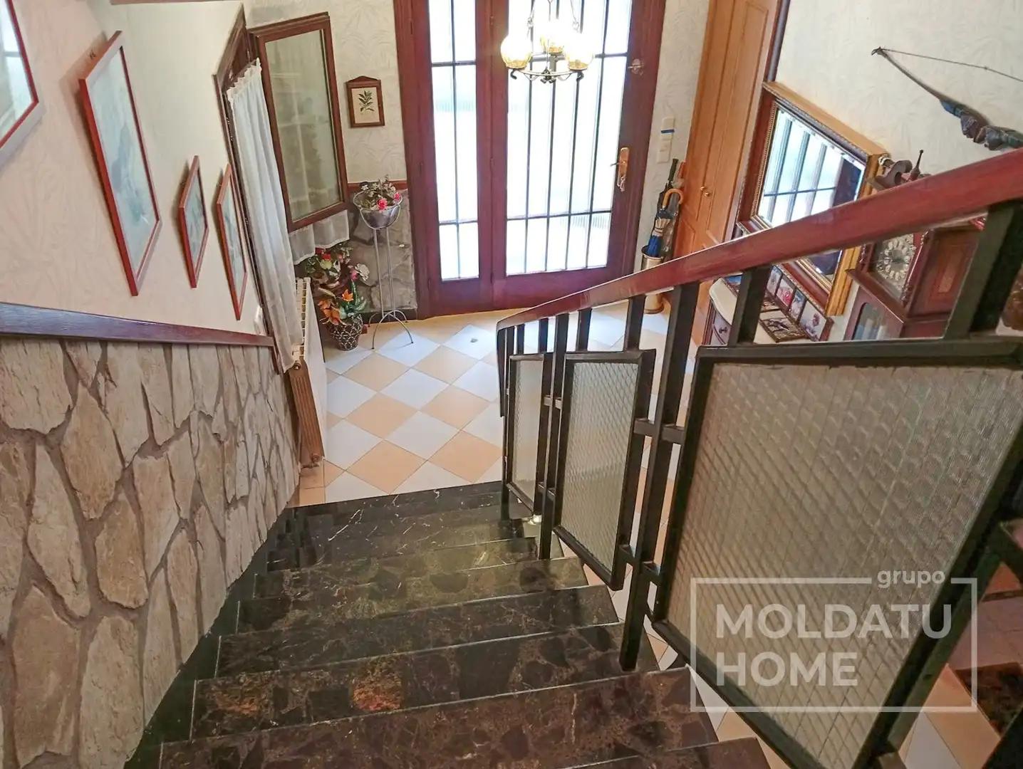 Casa o xalet en venda en Irun  amb Calefacció, Jardí privat i Traster