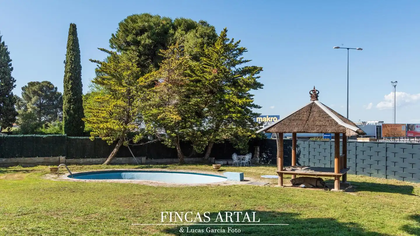 Jardín de Casa o chalet en venta en Zaragoza con Aire acondicionado, Calefacción y Jardín privado