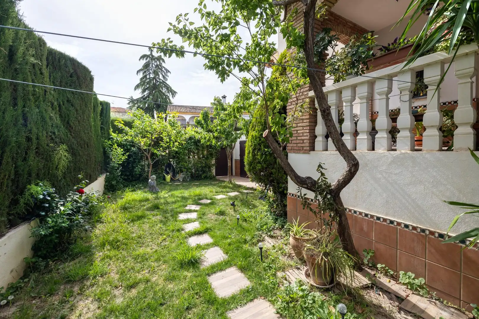 Jardí de Casa adosada en venda en La Zubia amb Calefacció, Terrassa i Traster