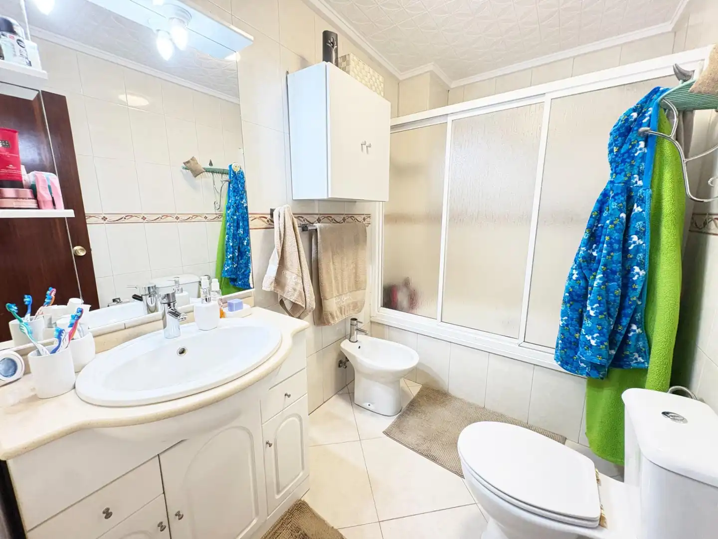 Bathroom of Apartments for sale in Almoradí  with Air Conditioner, Furnished and Balcony