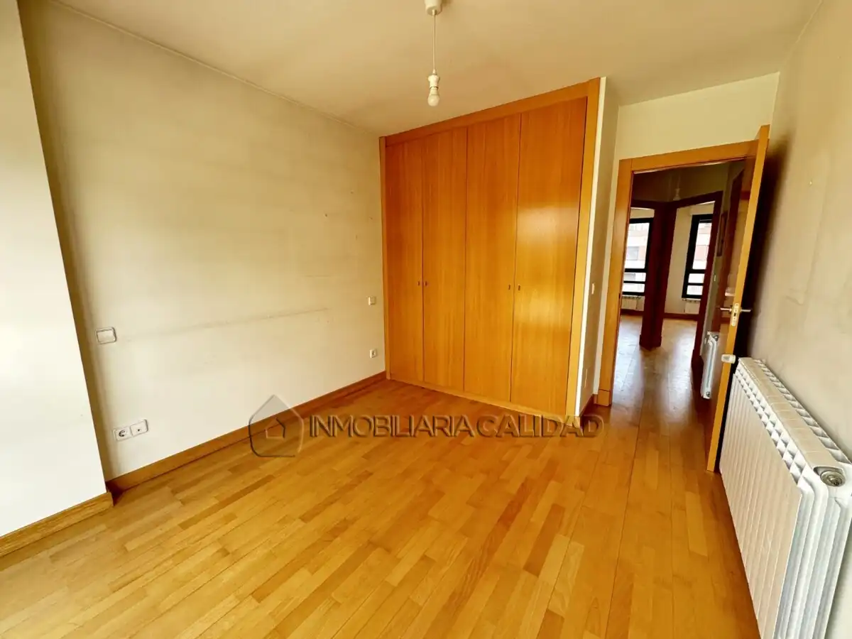 Dormitori de Casa o xalet en venda en Burgos amb Calefacció, Terrassa i Traster