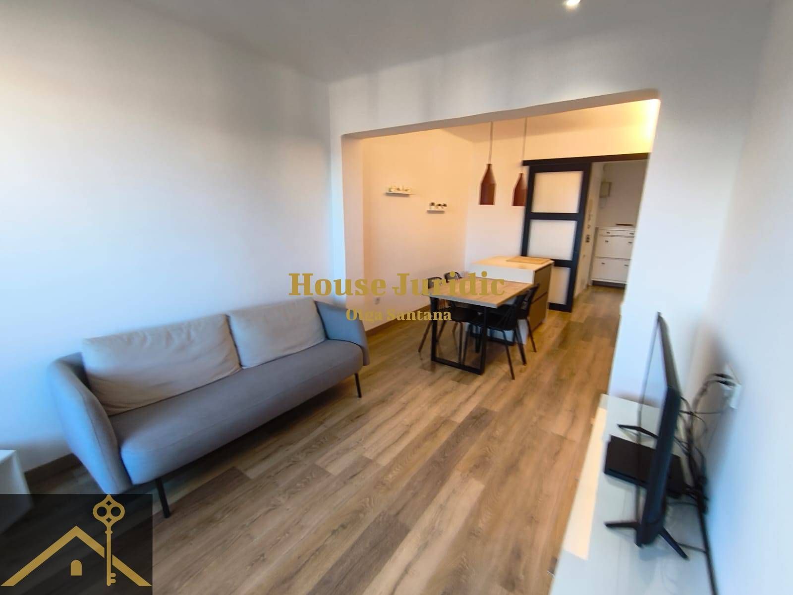 Flat for sale in  Barcelona Capital  with Air Conditioner