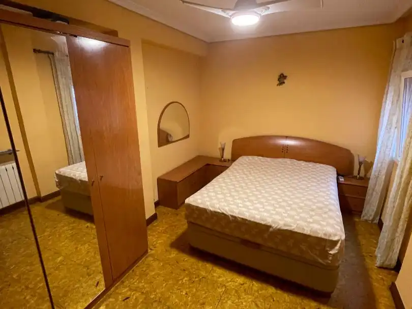 Schlafzimmer von Wohnung zur Miete in Valladolid Capital mit Balkon