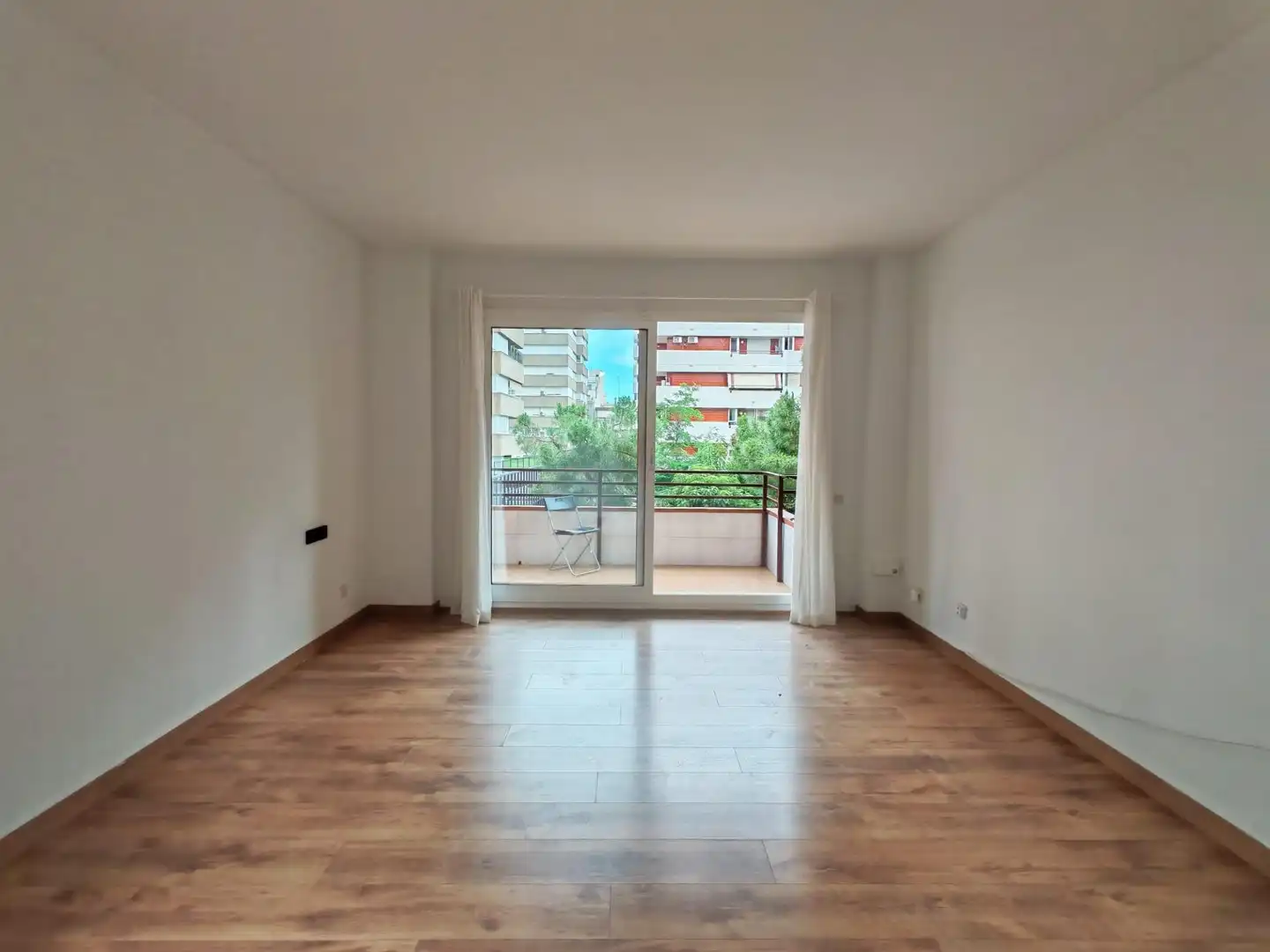 Sala de estar de Apartamento en venta en Barcelona con Calefacción, Parquet y Balcón