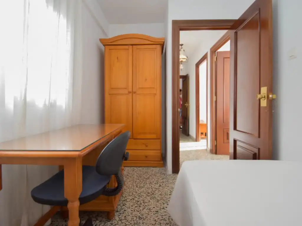 Schlafzimmer von Wohnung zur Miete in Granada mit Möbliert