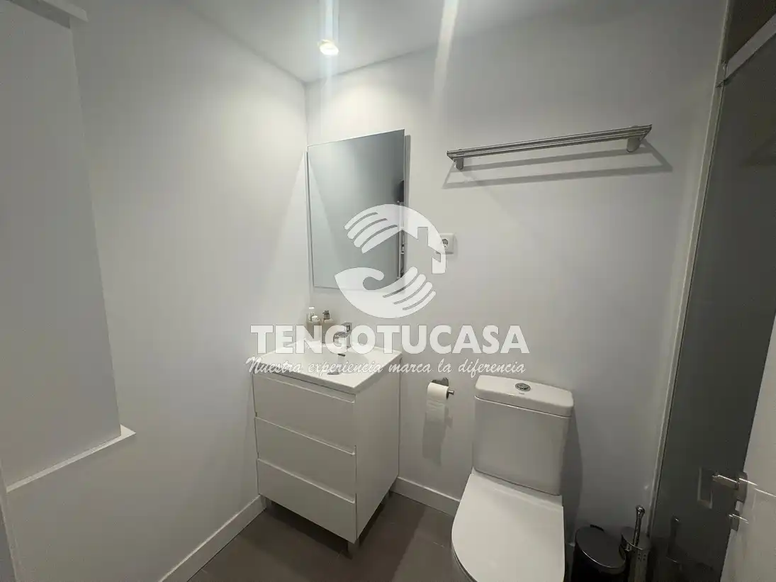 Badezimmer von Wohnung zur Miete in Madrid mit Klimaanlage, Heizung und Privatgarten