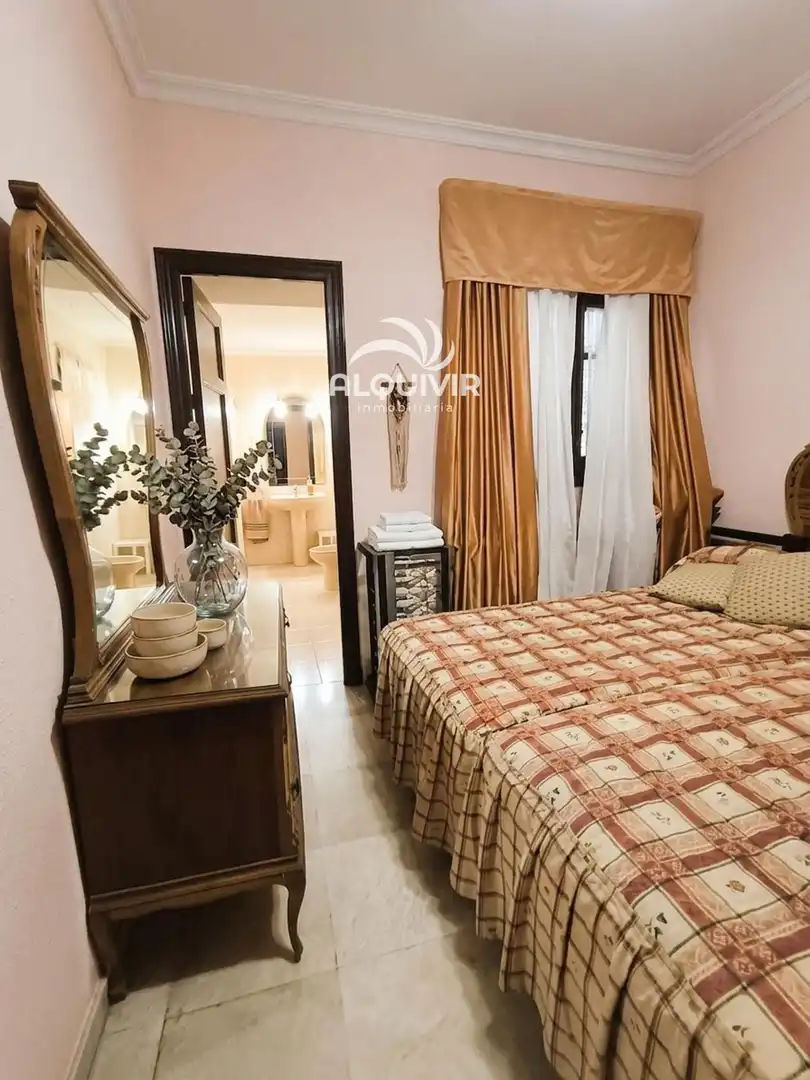 Habitación de Edificio en venta en Sevilla