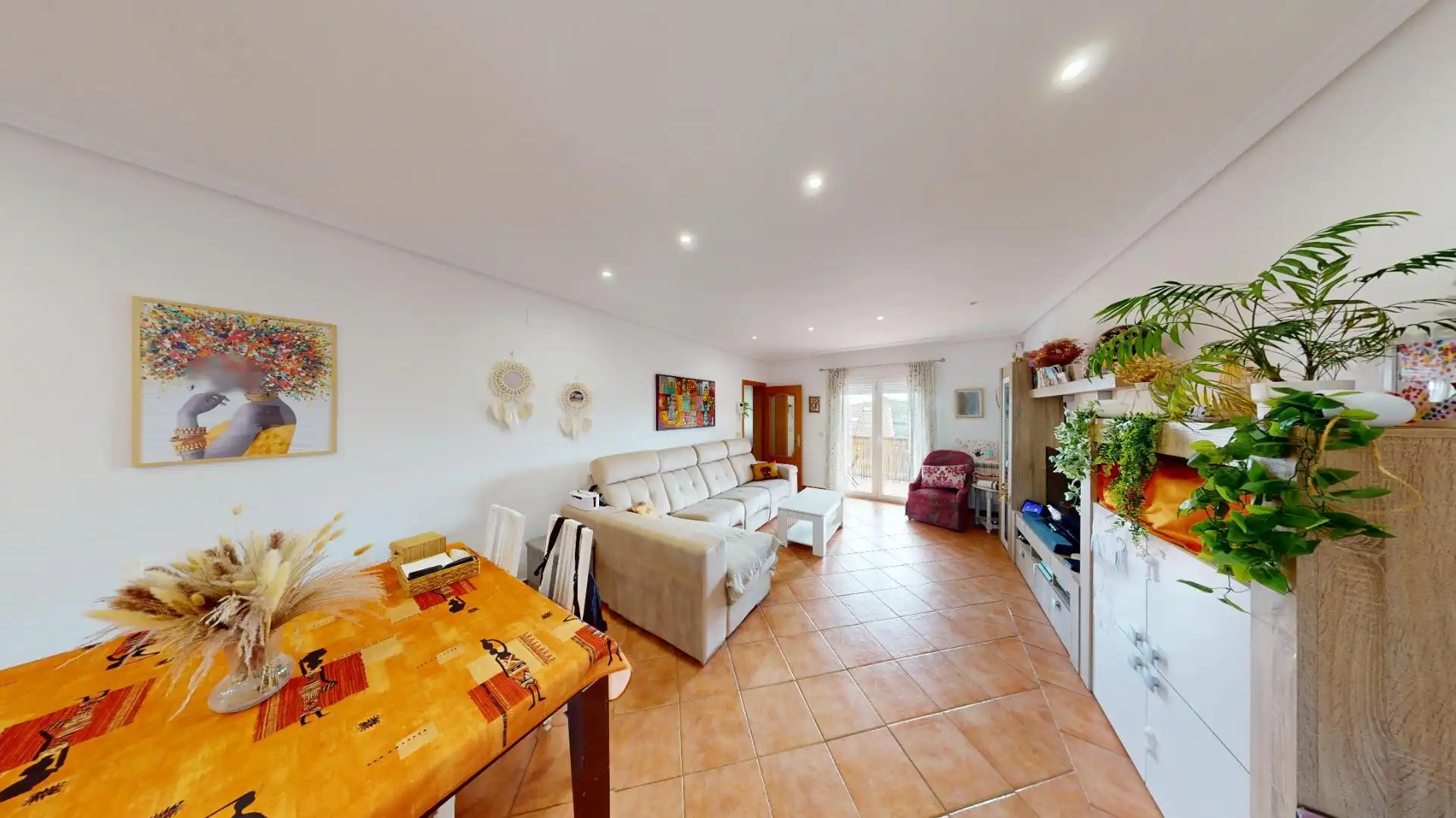 Sala de estar de Casa o chalet en venta en El Molar (Madrid) con Aire acondicionado, Calefacción y Jardín privado