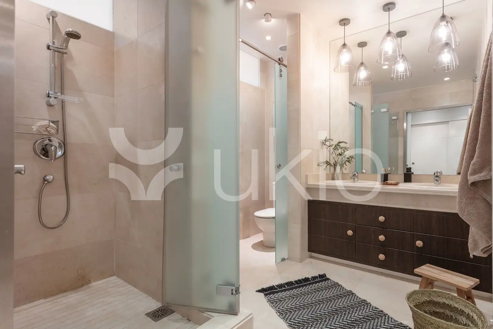 Baño de Apartamento de alquiler en Madrid con Aire acondicionado, Calefacción y Amueblado