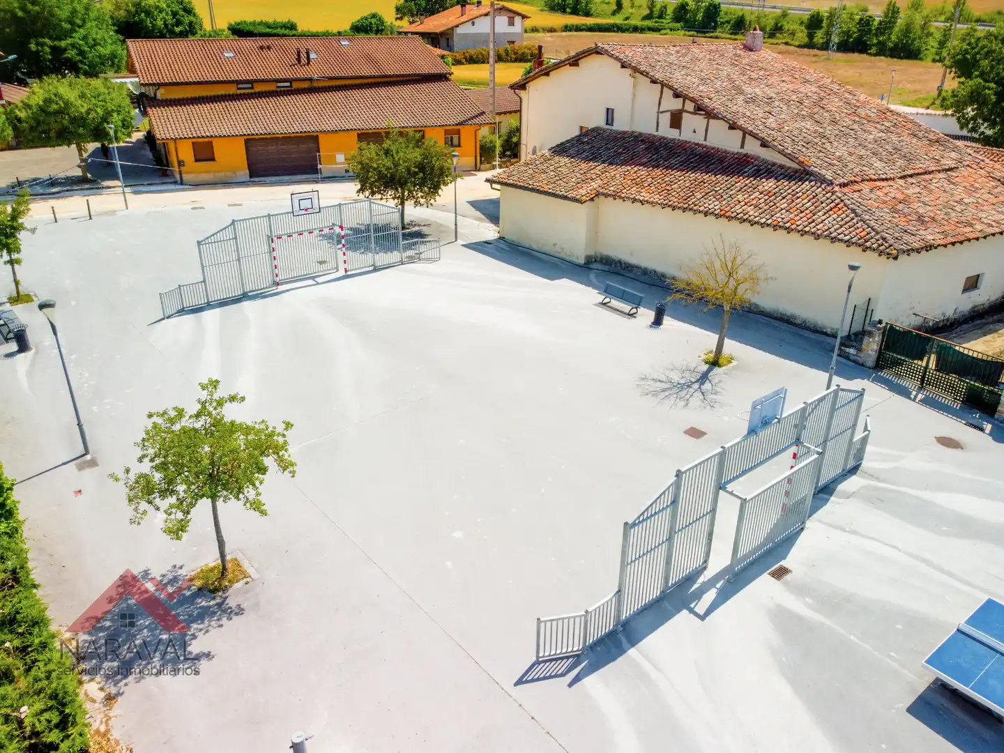 Vista exterior de Casa adosada en venda en Alegría-Dulantzi amb Aire condicionat, Calefacció i Jardí privat