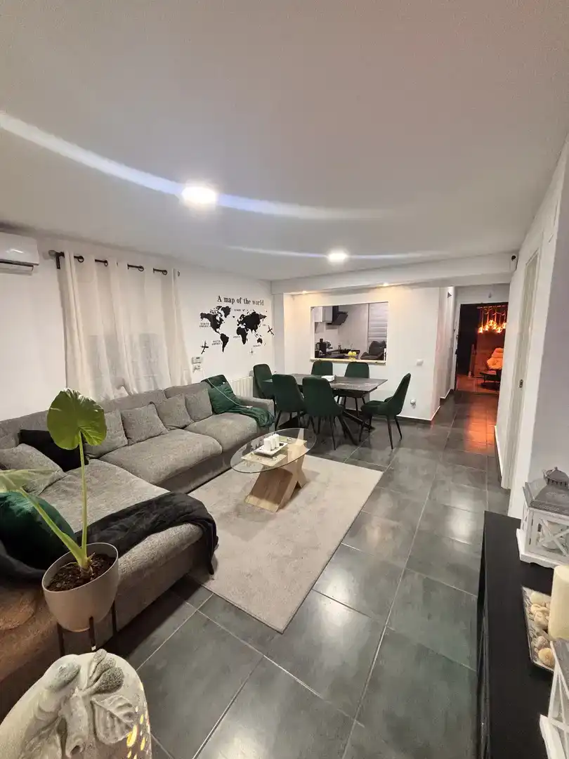 Sala d'estar de Casa o xalet en venda en Yuncos amb Aire condicionat i Piscina