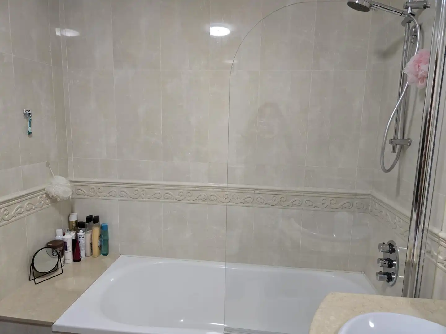 Bathroom of Flat for sale in Córdoba  with Air Conditioner, Terrace and Storage room