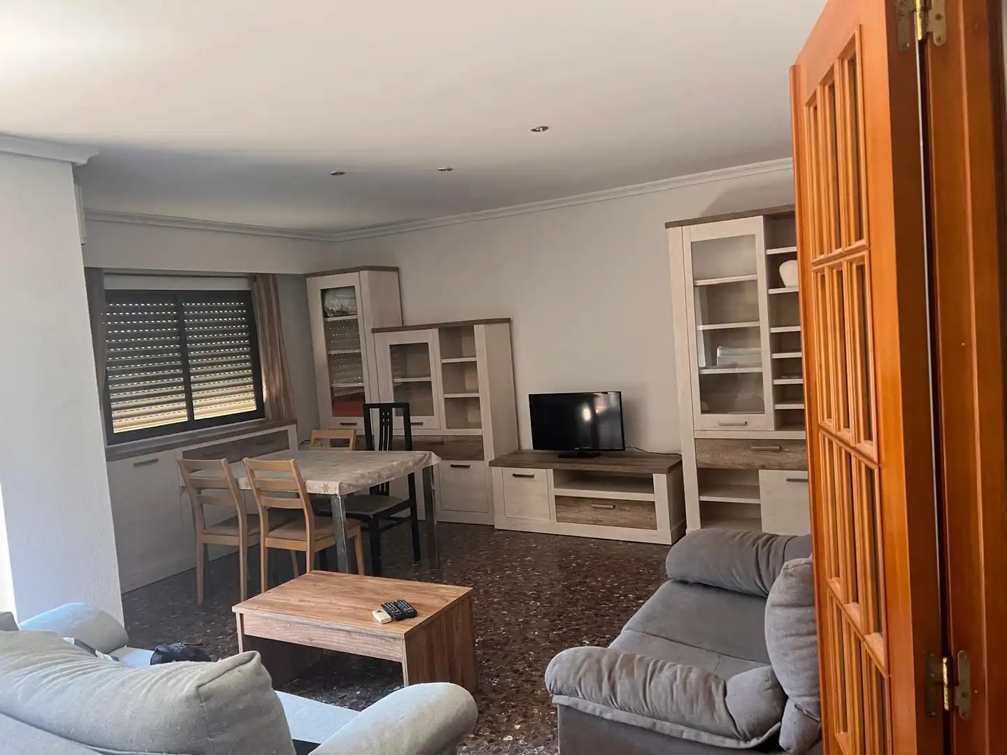 Sala d'estar de Pis de lloguer en Valencia amb Aire condicionat, Calefacció i Moblat