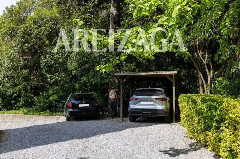 Aparcament de Pis en venda en Donostia - San Sebastián  amb Calefacció