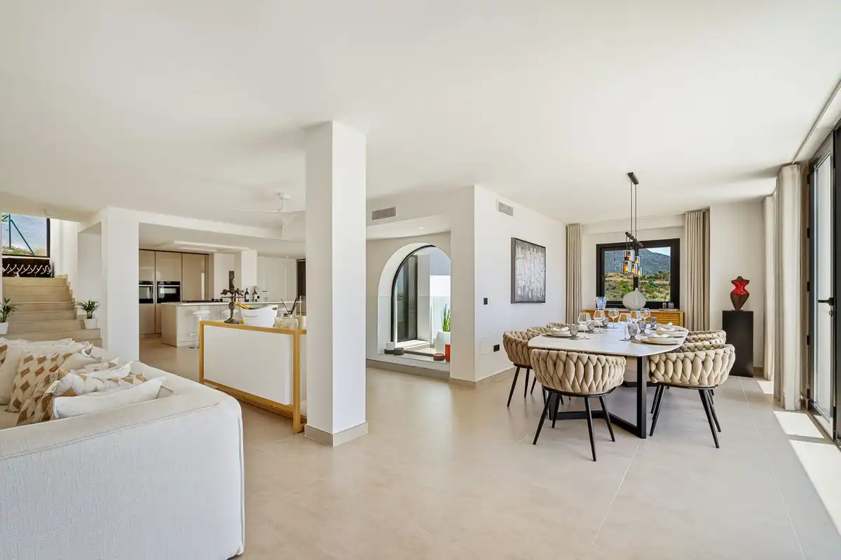 Villa con piscina in vendita a Nueva Andalucía, imagen 3