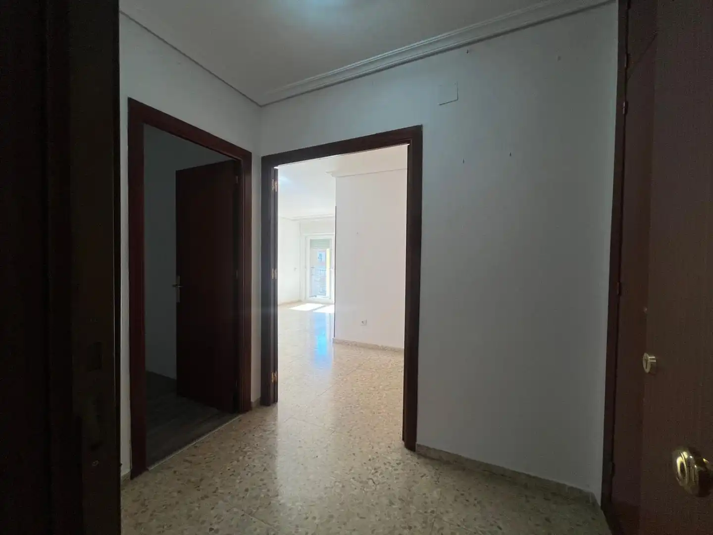 Flat for rent in Sevilla  with Air Conditioner, Terrace and Community pool