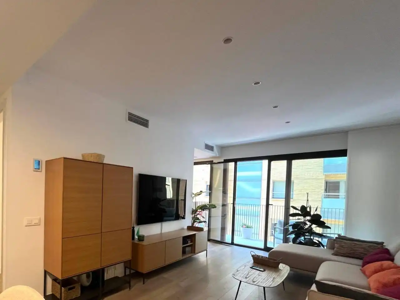 Sala d'estar de Pis en venda en Girona amb Aire condicionat, Terrassa i Traster