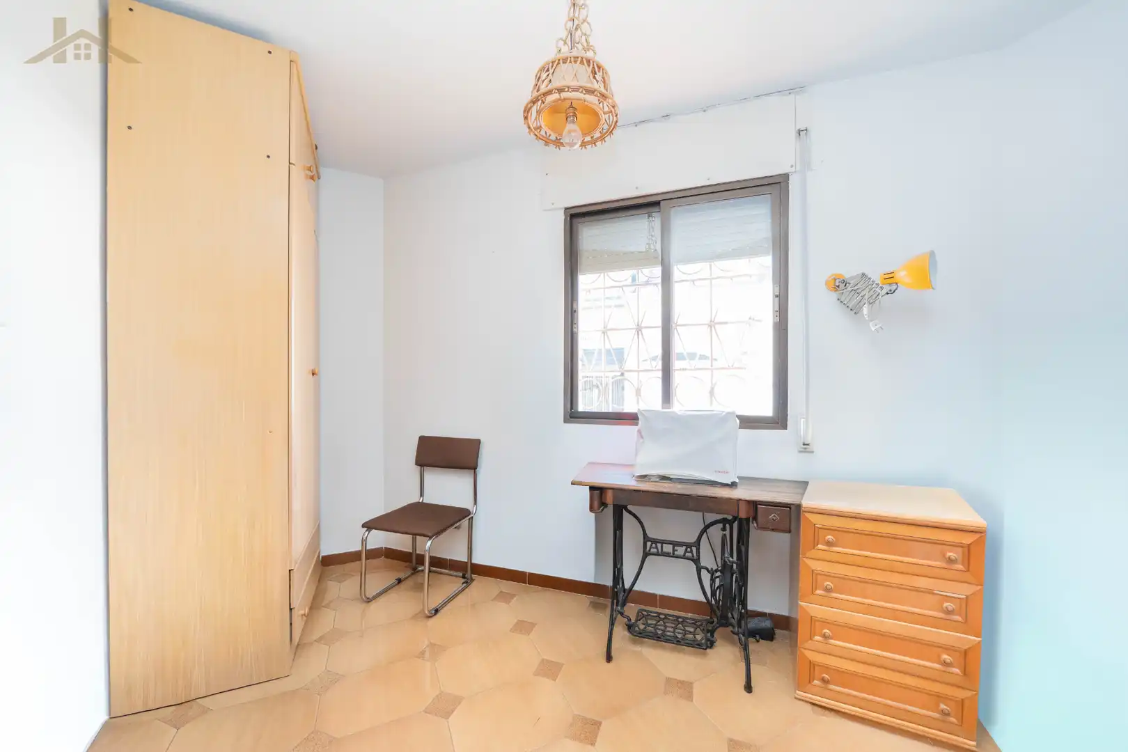 Dormitori de Casa adosada en venda en Pozuelo de Alarcón amb Jardí privat, Terrassa i Traster